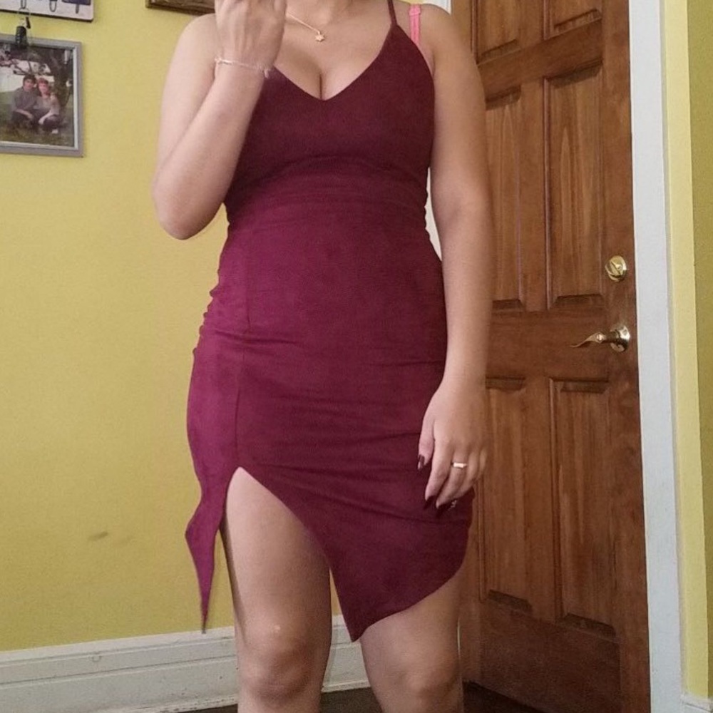 Velvet dress with slit on thigh